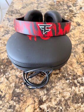 Studio3 Wireless Headphones - Red & Black FaZe Clan Edition